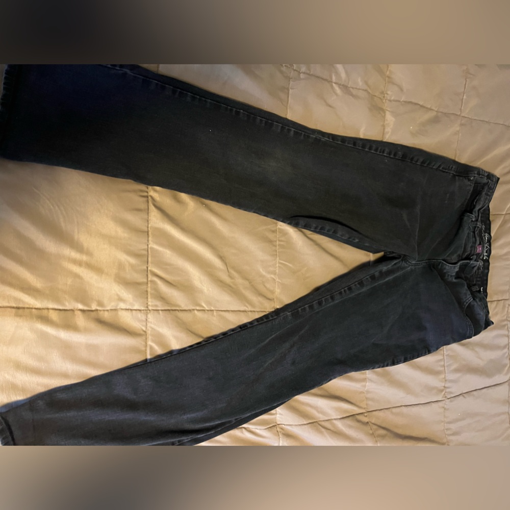 EUC Gloria Vanderbilt All around slimming effect rail straight black jeans - Picture 5 of 6